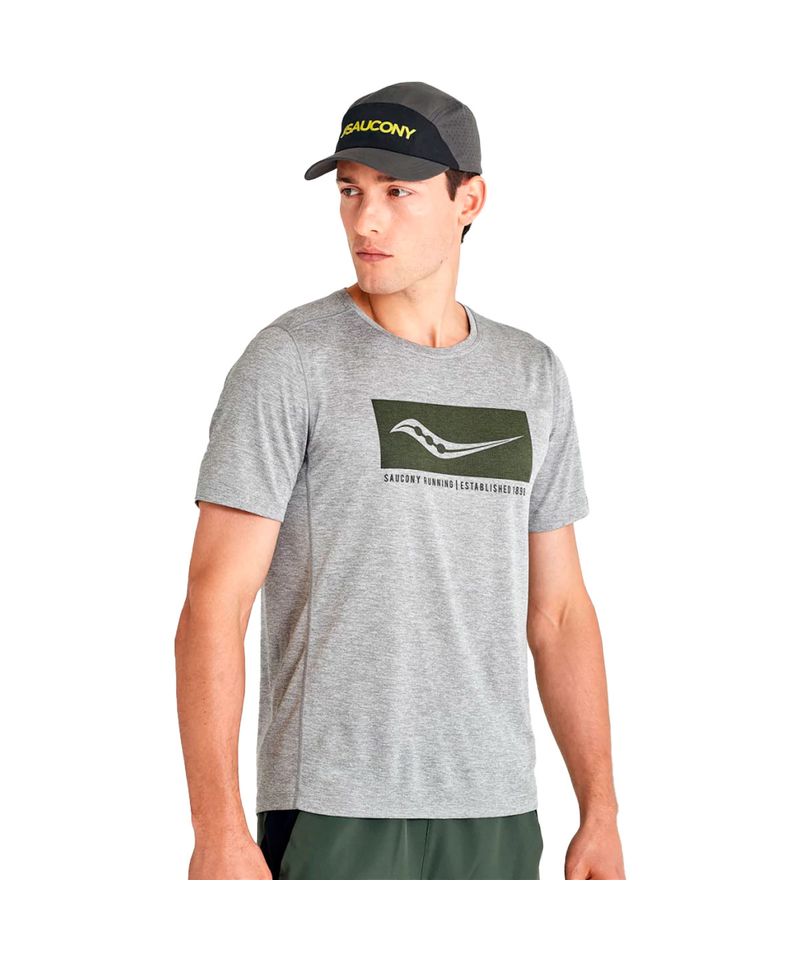 Remera-Manga-Corta-Saucony-Stopwatch-Graphic-Running-Hombre-Grey-Melange-11117353-139