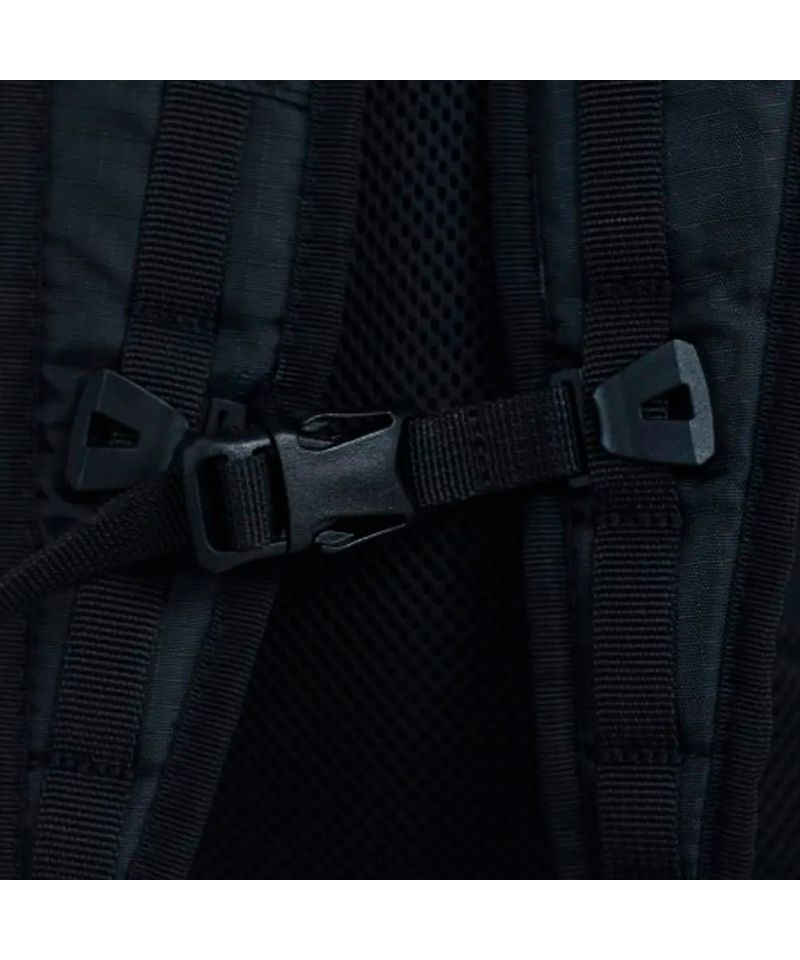 Mochila-Asics-Running-Bagpack-Unisex-Negro-AI000212-6577-4
